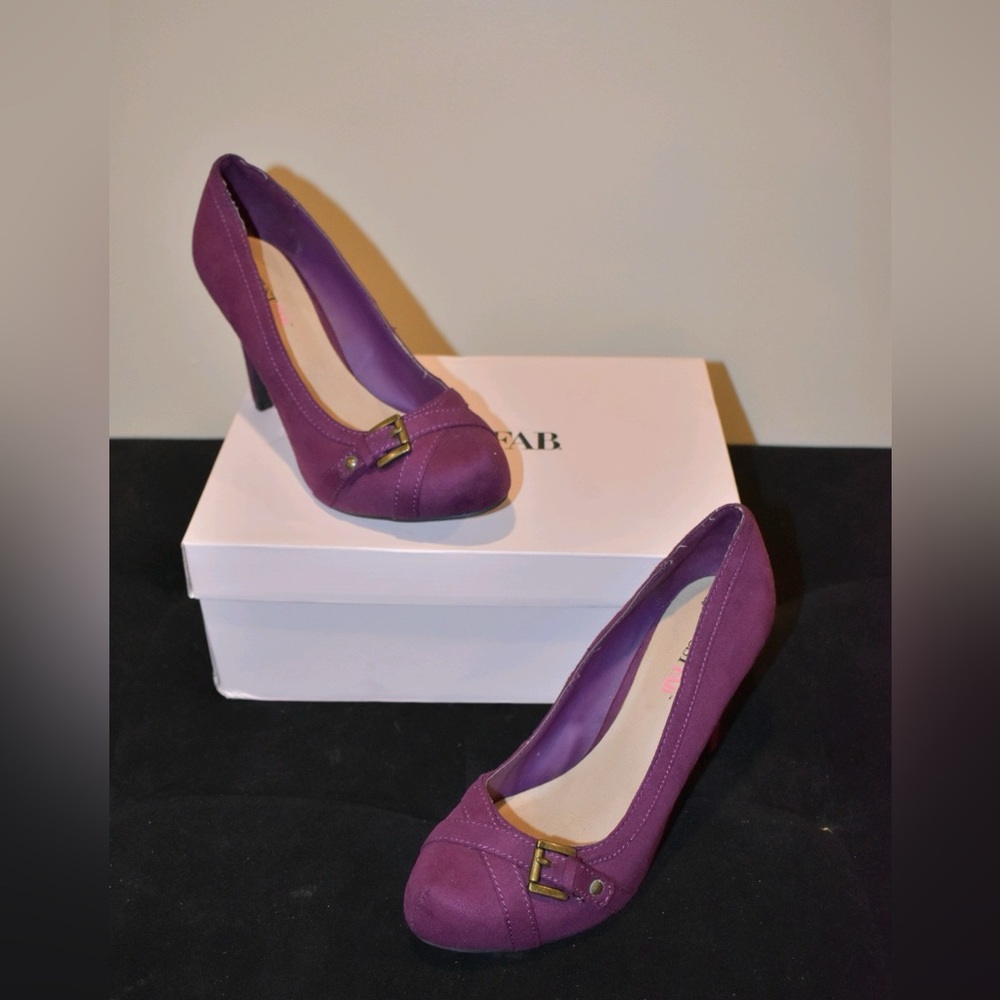 JustFab size 8 purple heels like new!!!